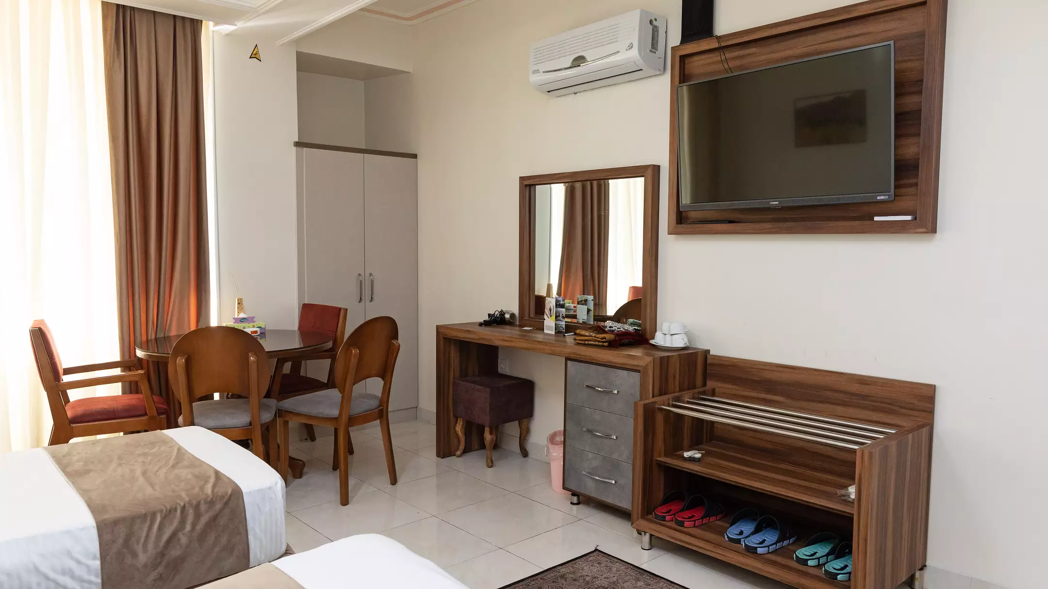 Alibaba https://cdn.alibaba.ir/ostorage/hotel-accommodation-images/674c326e10d0d5745be3d332_هتل شایان - سوئیت دوخوابه پنج تخته (4).webp